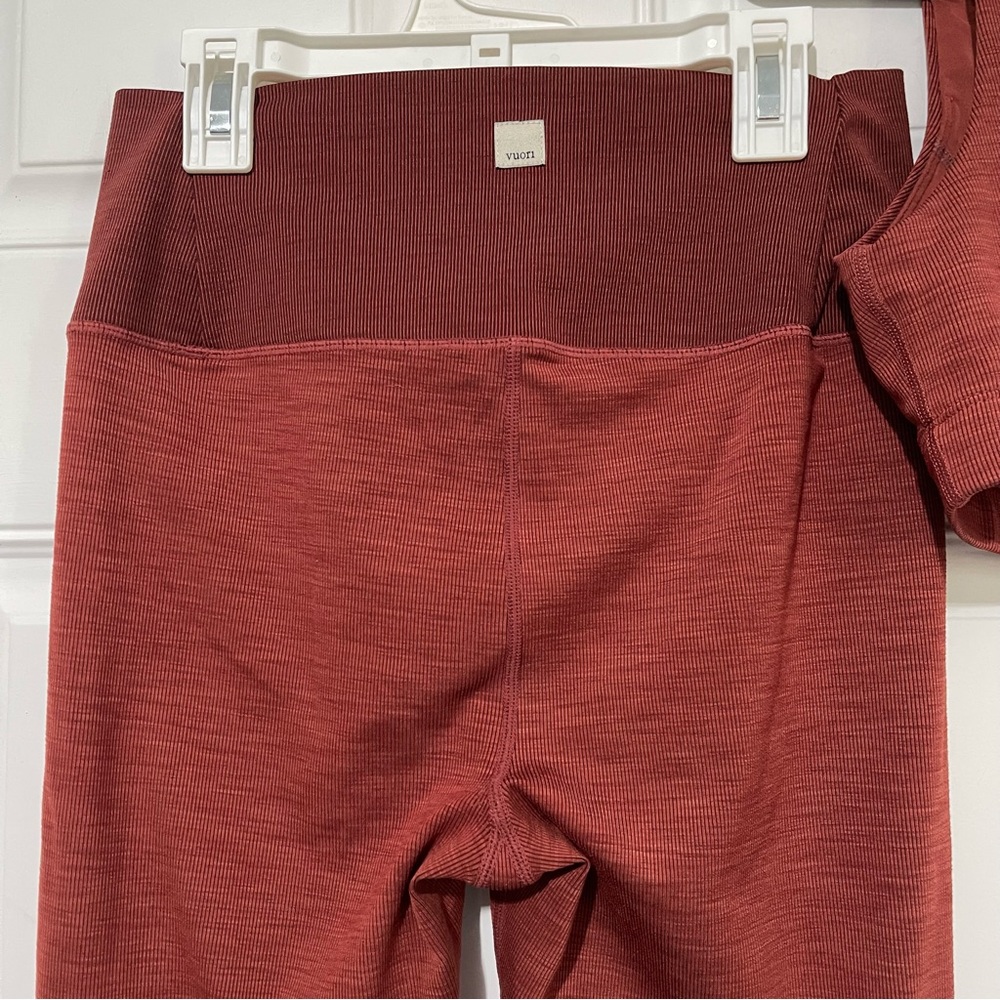 Vuori Women's Rust Red Seamless Leggings & Sports Bra Set - Picture 9 of 13